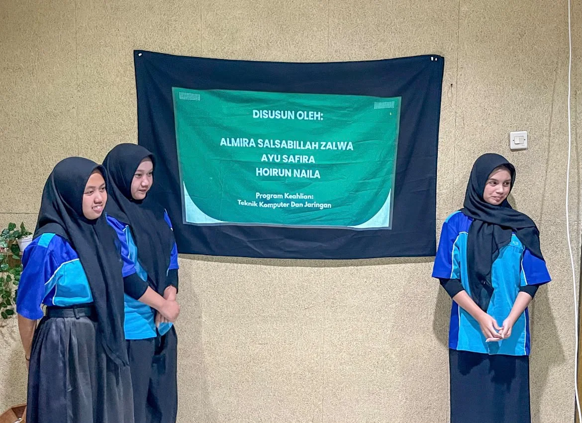 Tiga Siswa SMK PGRI 6 Surabaya Tuntaskan Magang Empat Bulan di Politeknik NSC Surabaya