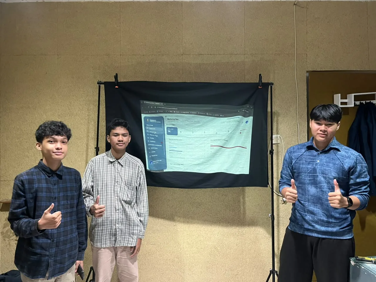 Tiga Siswa SMK Negeri 10 Surabaya Selesaikan Magang di Politeknik NSC Surabaya